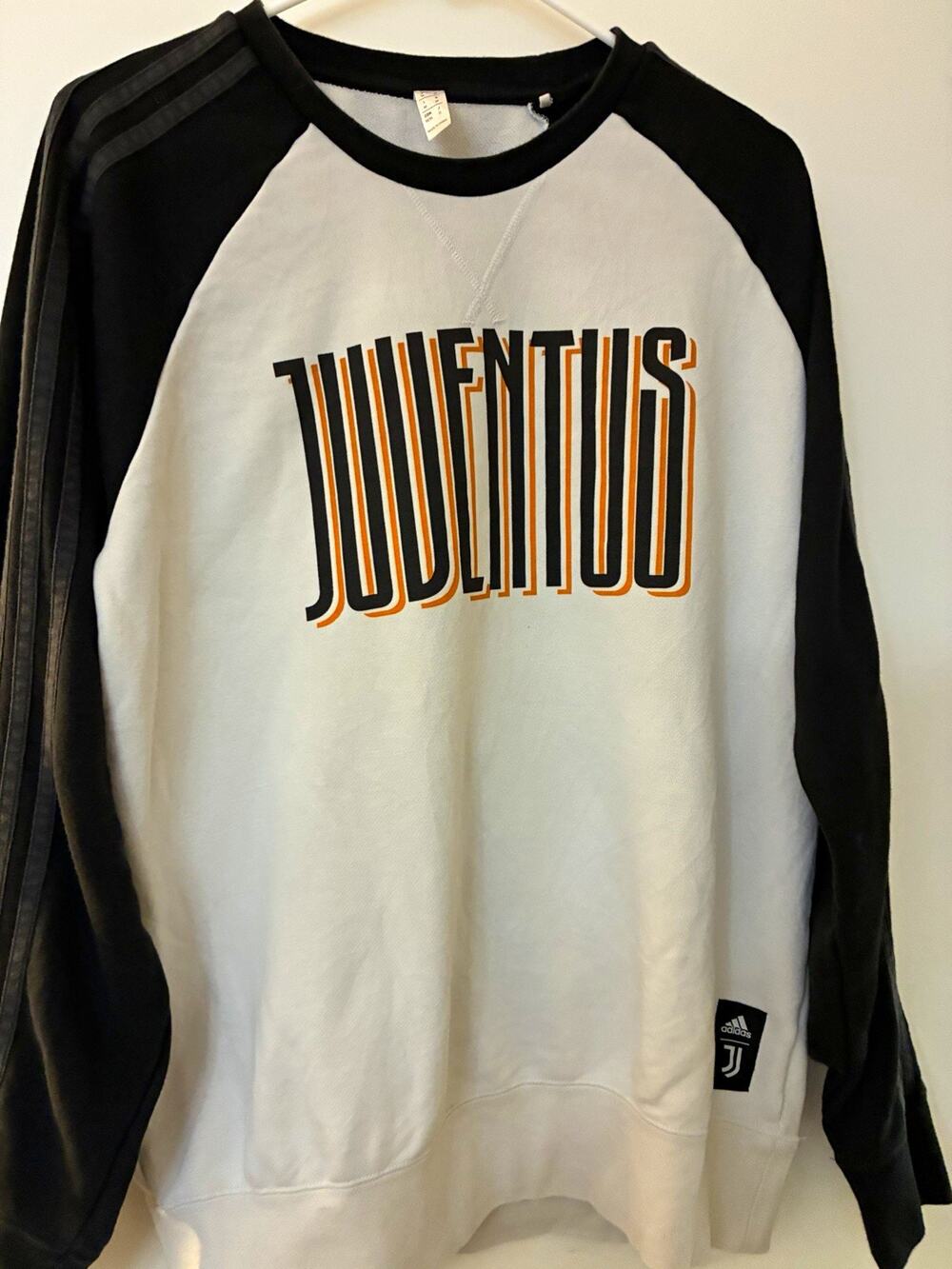 adidas Juventus Long Sleeve Icon Crew 21/22 Size M White Black Sweatshirt GR292